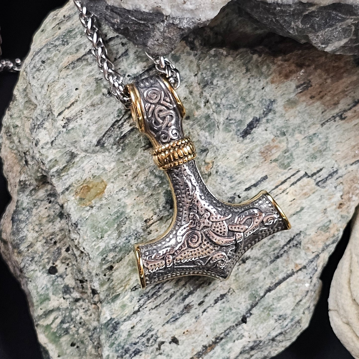 Mjolnir with Celtic Knot